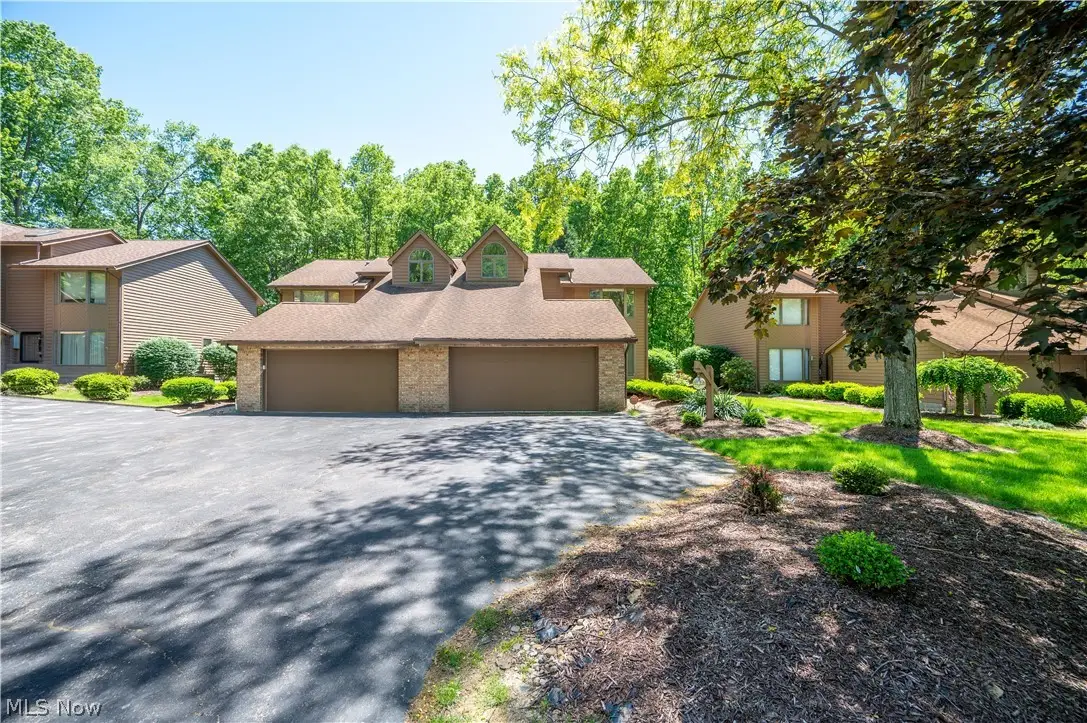 9114 Inverrary Se Drive, Howland, OH 44484 - #1