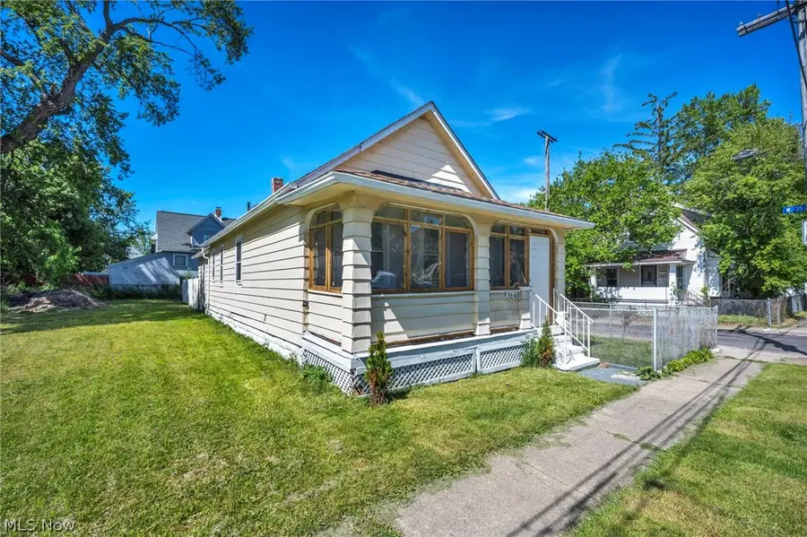 3502 Carlyle Avenue, Cleveland, OH 44109 - #3