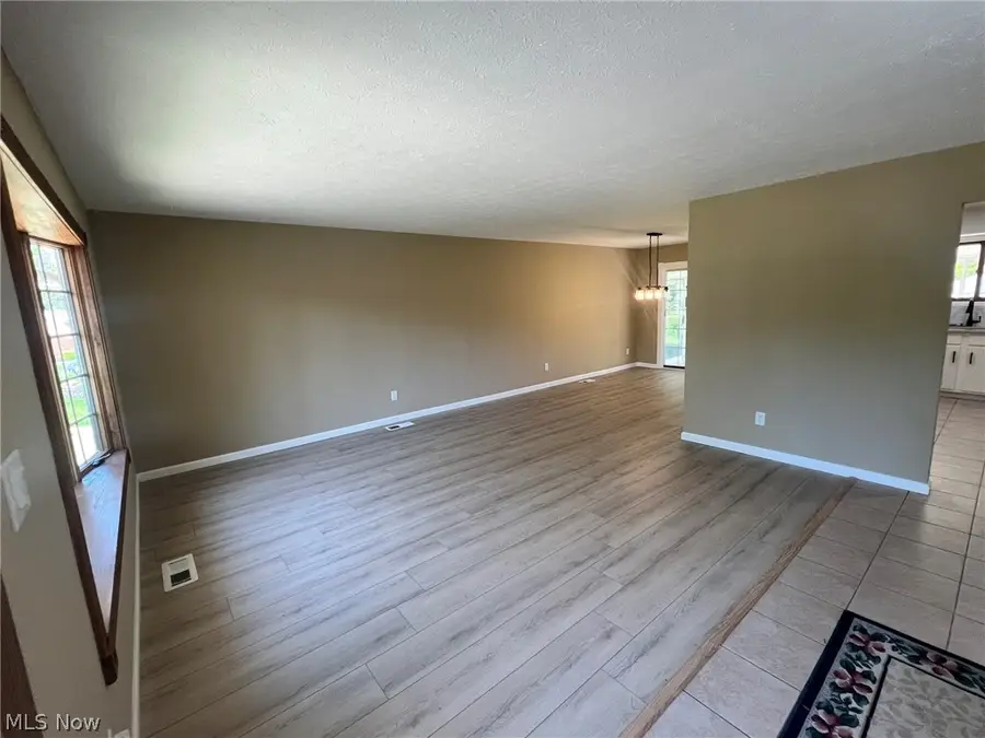 16244 Delmont Avenue, Strongsville, OH 44136 - #3