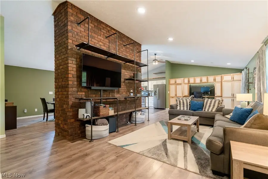 207 Mount Pleasant Road, Green, OH 44216 - #3