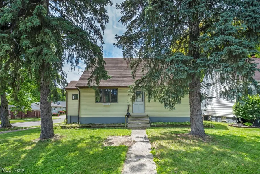 297 Paul Street, Bedford, OH 44146 - #2