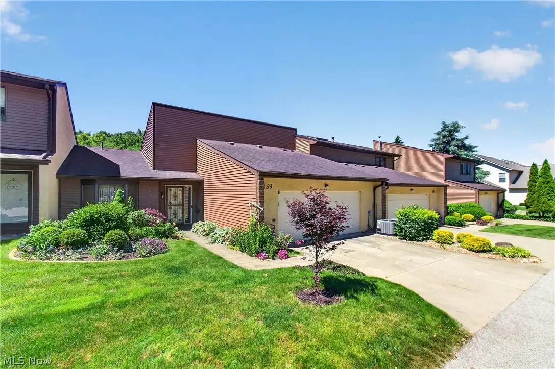139 Mulberry Lane, Munroe Falls, OH 44262 - #1