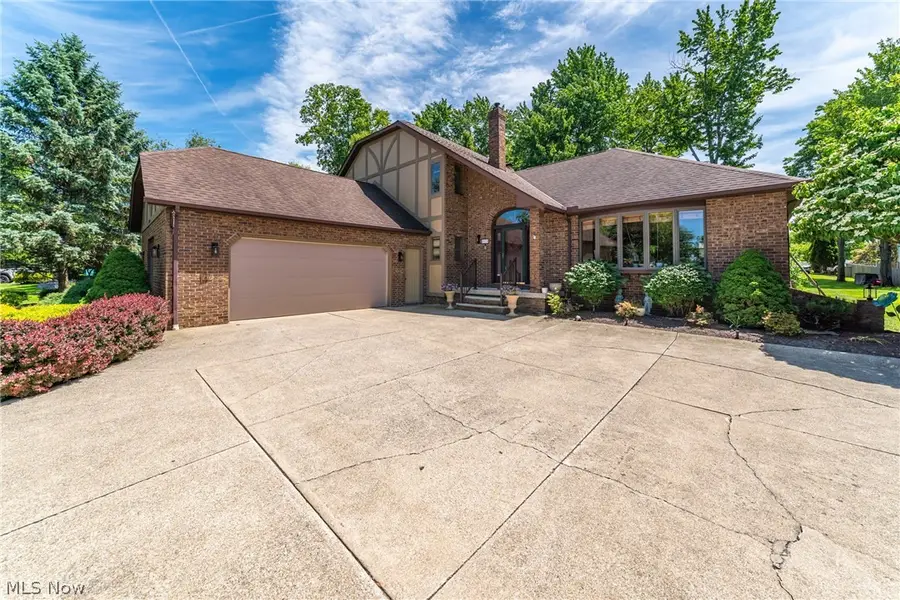 6276 Coldstream, Highland Heights, OH 44143 - #3
