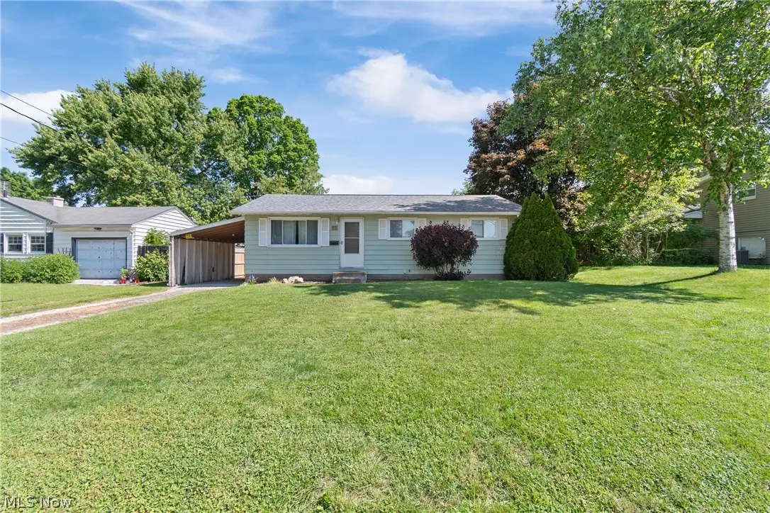 915 Valley Nw Drive, North Canton, OH 44720 - #1