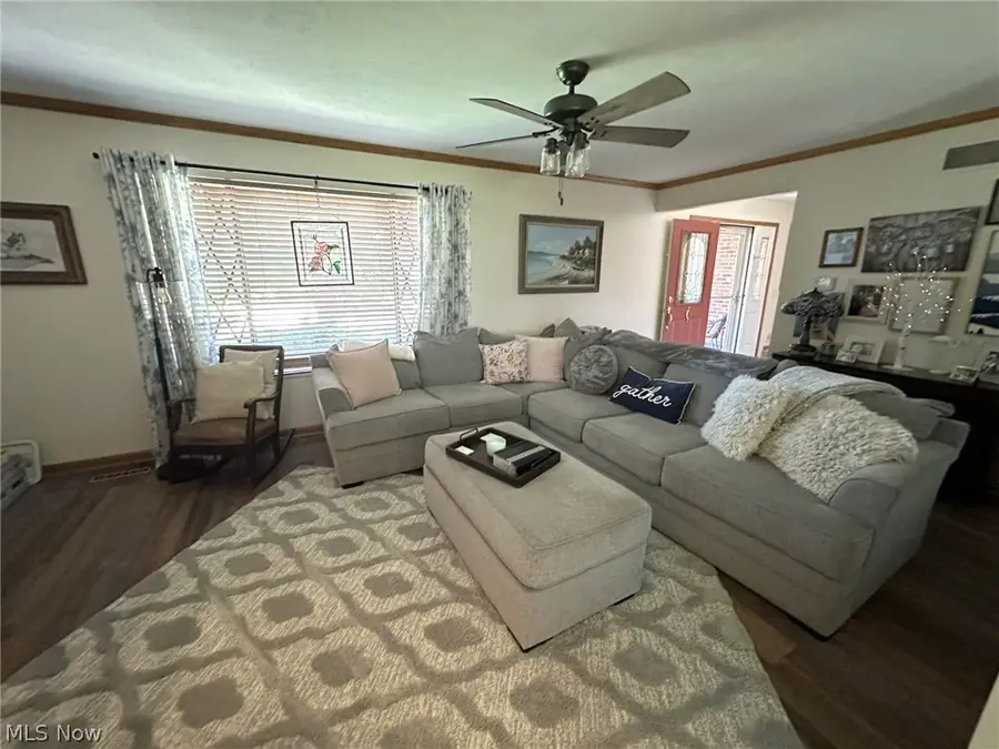 812 Brentwood Drive, Belpre, OH 45714 - #2