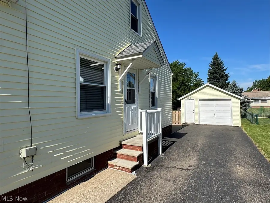 145 Anna Nw Avenue, Canton, OH 44708 - #3