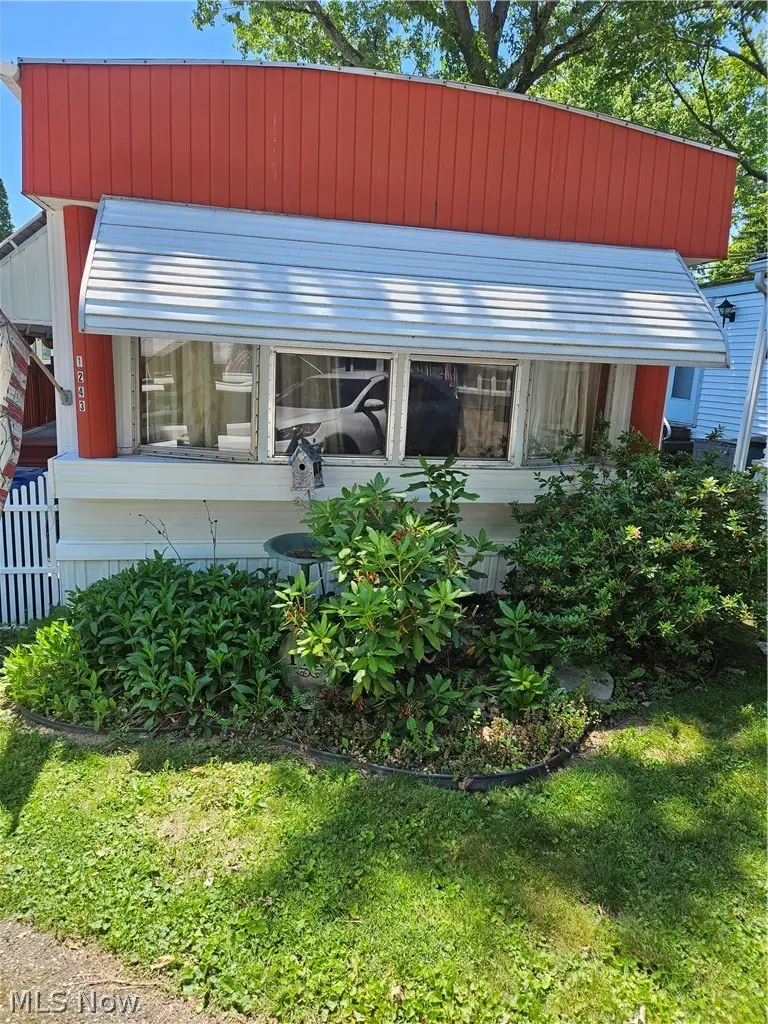 1243 Los Angeles Nw Boulevard, North Canton, OH 44720 - #1