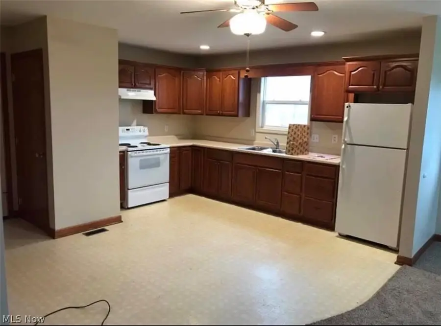 2215 Hilliard Drive, Midvale, OH 44653 - #2