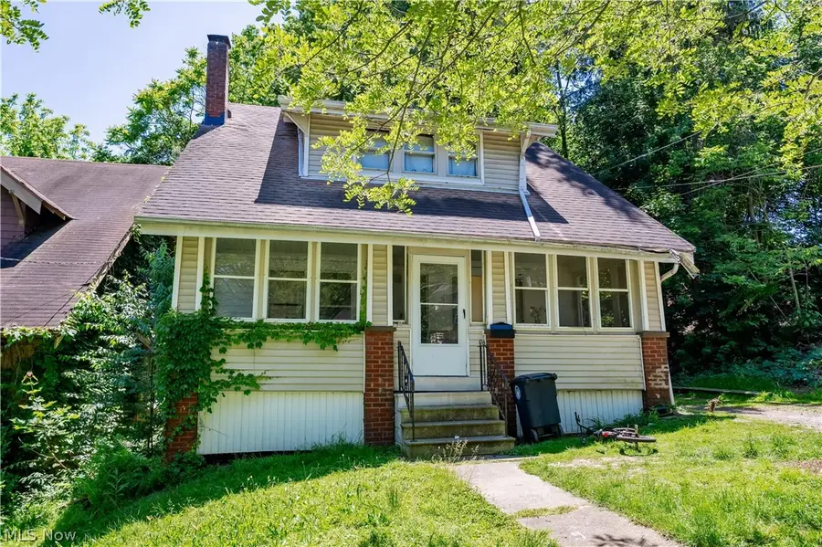 628 Lakemont Avenue, Akron, OH 44314 - #2