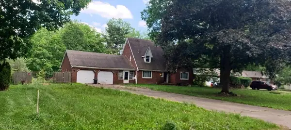 3749 Staunton Drive, Youngstown, OH 44505
