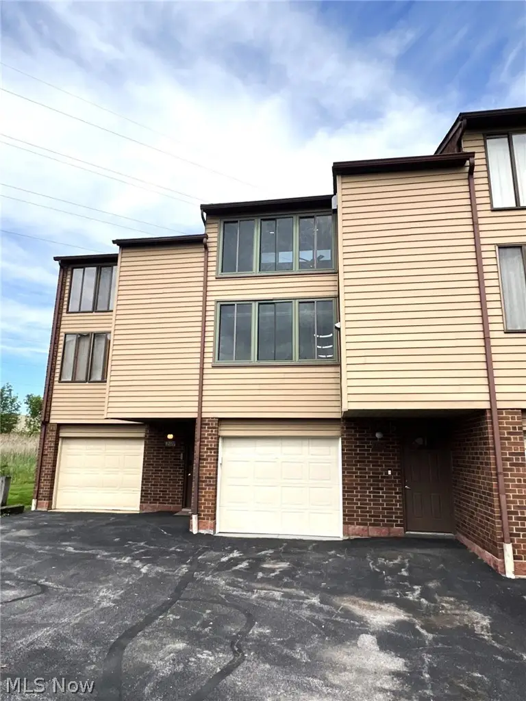2129 Penguin Avenue, Akron, OH 44319 - #3