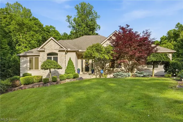 11565 Robin Wood Lane, Chagrin Falls, OH 44023