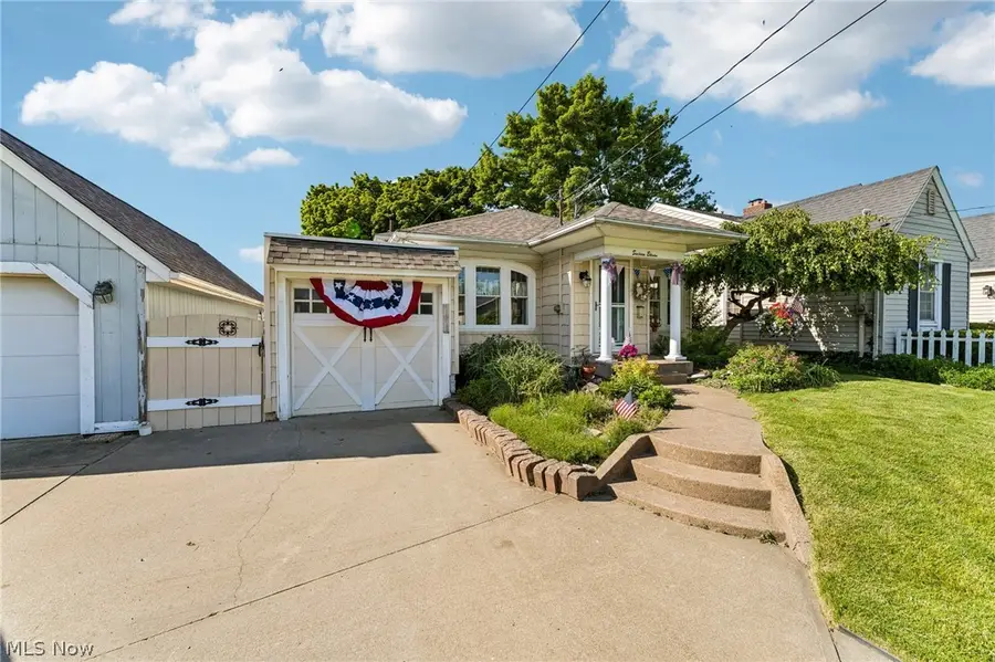 1611 E Erie Avenue, Lorain, OH 44052 - #3