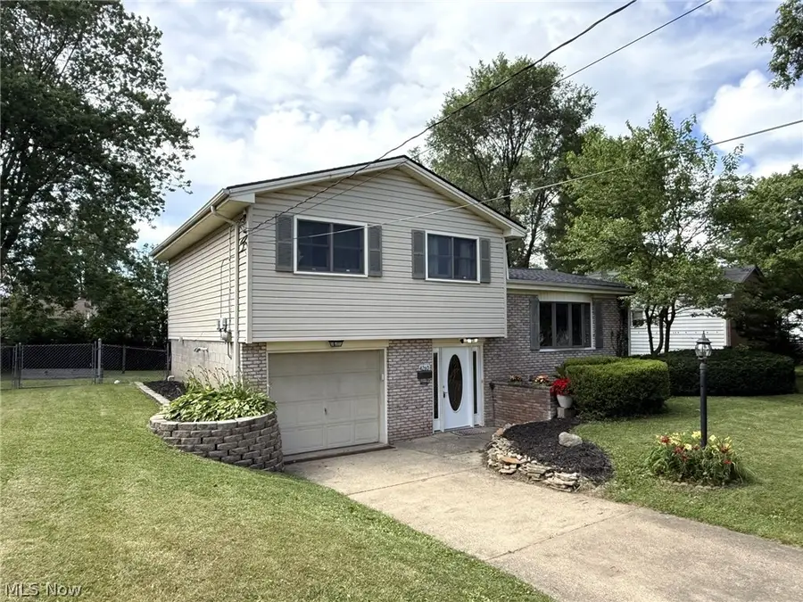 4260 Wedgewood Drive, Austintown, OH 44511 - #2
