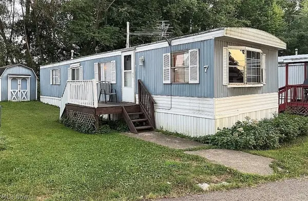 4287 Manchester Nw Avenue #7, North Lawrence, OH 44666