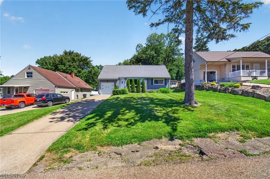 153 Far View Sw Drive, North Canton, OH 44720 - #3