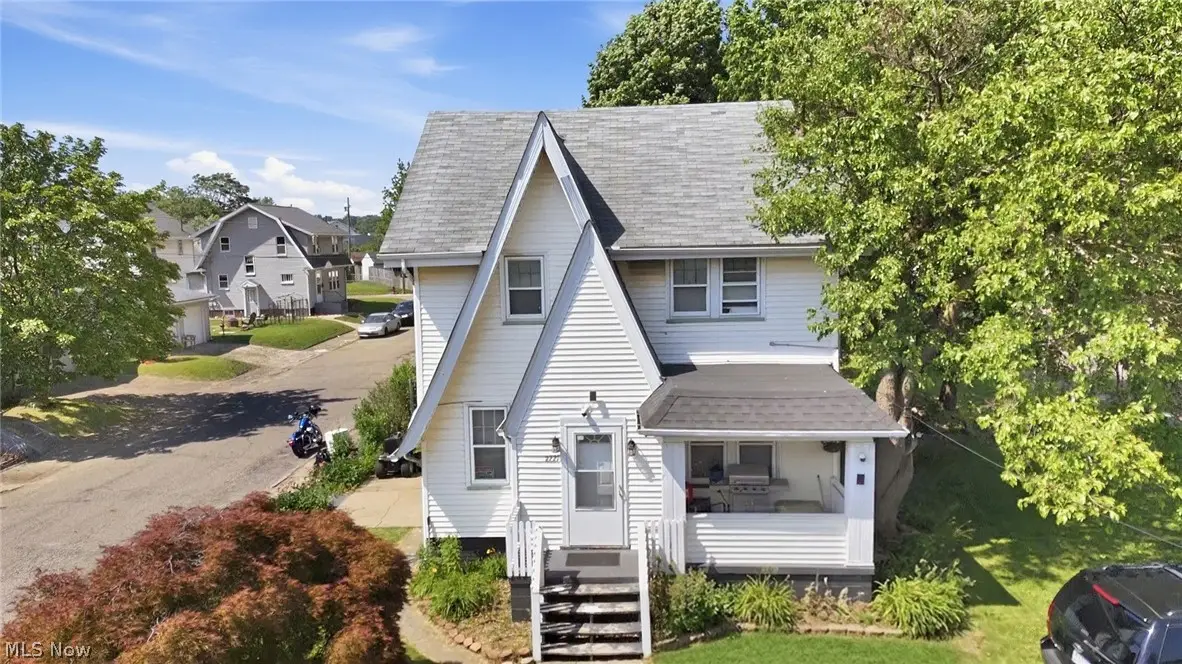2221 9th Nw Street, Canton, OH 44708 - #1
