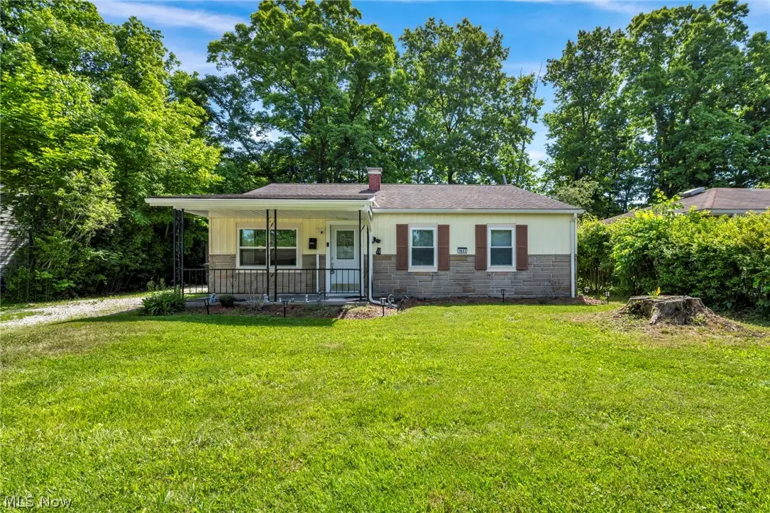 1863 Deerfield Sw Avenue, Warren, OH 44485 - #1