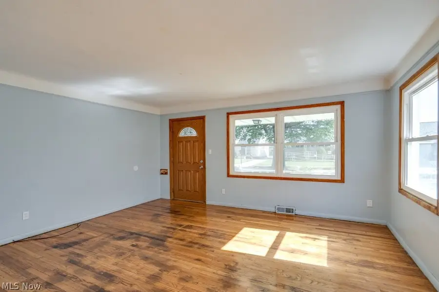 12211 Woodward Boulevard, Garfield Heights, OH 44125 - #3