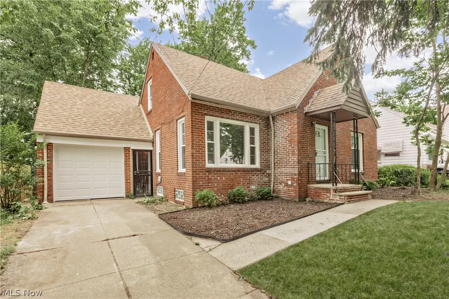 17917 Mccracken Road, Maple Heights, OH 44137 - #2