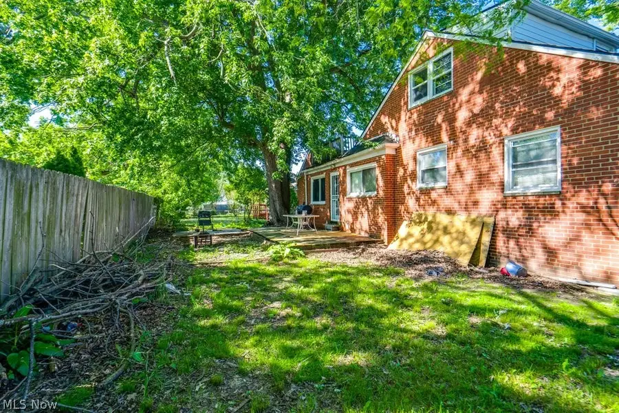 241 E 242nd Street, Euclid, OH 44123 - #2