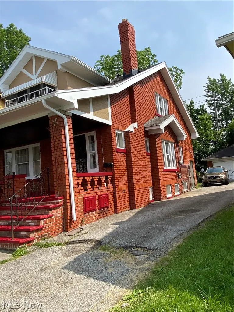13118 Saybrook Avenue, Garfield Heights, OH 44105 - #2