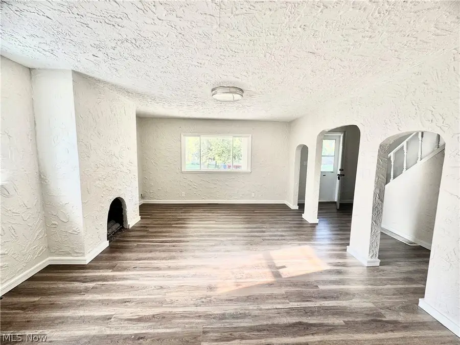 2044 E 29th Street, Lorain, OH 44055 - #3
