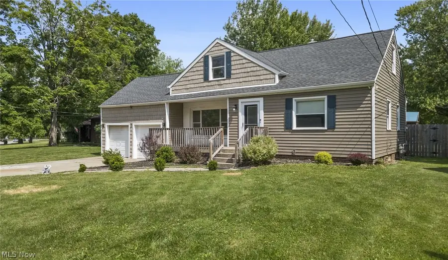 12958 W Pleasant Valley Road, Parma, OH 44130 - #2
