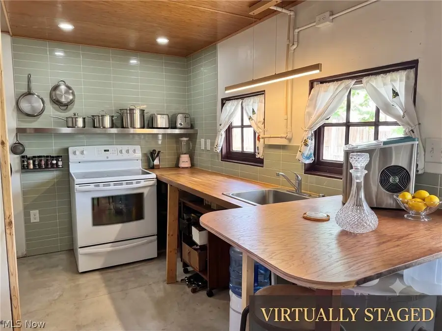 4916 Presidential Drive, Geneva On The Lake, OH 44041 - #2