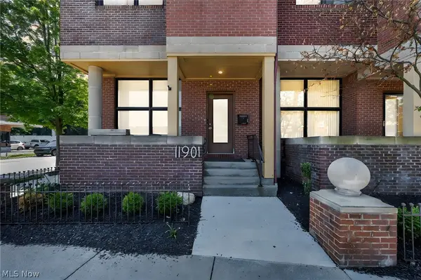 11901 Detroit Avenue, Lakewood, OH 44107