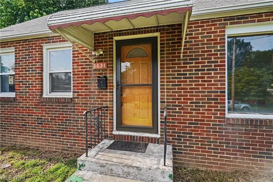 1431 21st Nw Street, Canton, OH 44709 - #3