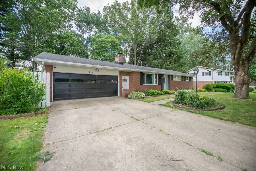 916 Marion Nw Avenue, Massillon, OH 44646 - #2
