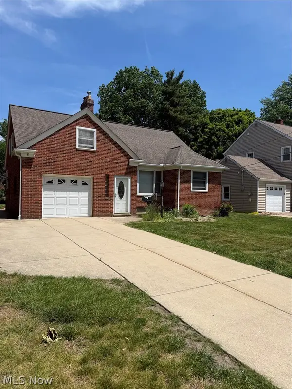 26822 Russell Road, Bay Village, OH 44140