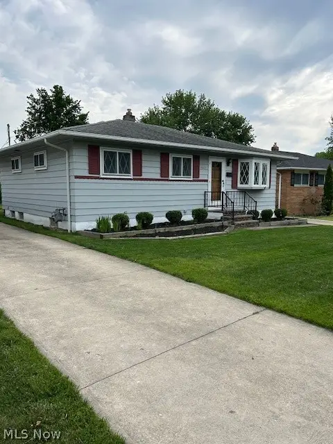 19411 Parkmount Avenue, Cleveland, OH 44135 - #2