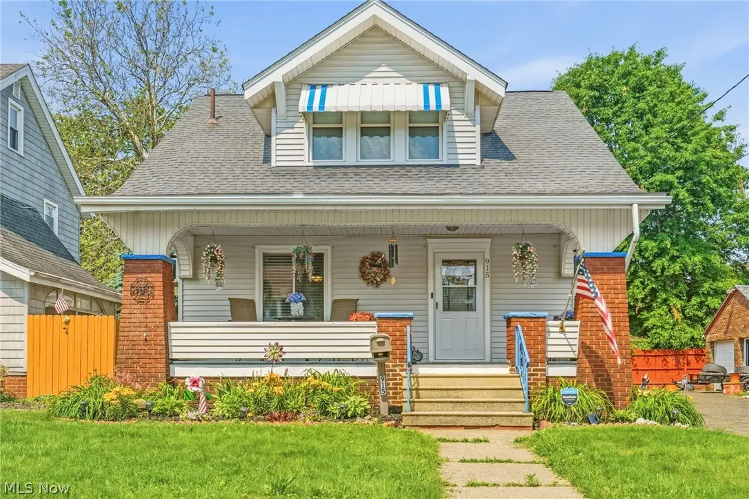 915 Clarendon Nw Avenue, Canton, OH 44708 - #1