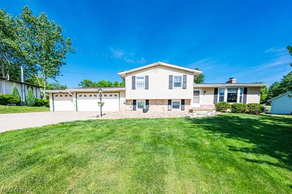 7308 Lake O Springs Nw Avenue, North Canton, OH 44720