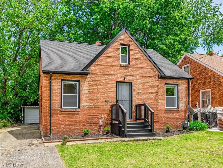 617 E 118th Street, Cleveland, OH 44108 - #2