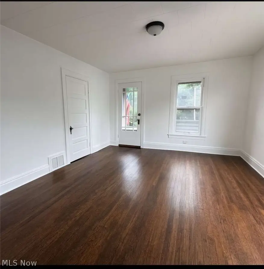 426 E 160 Street, Cleveland, OH 44110 - #3