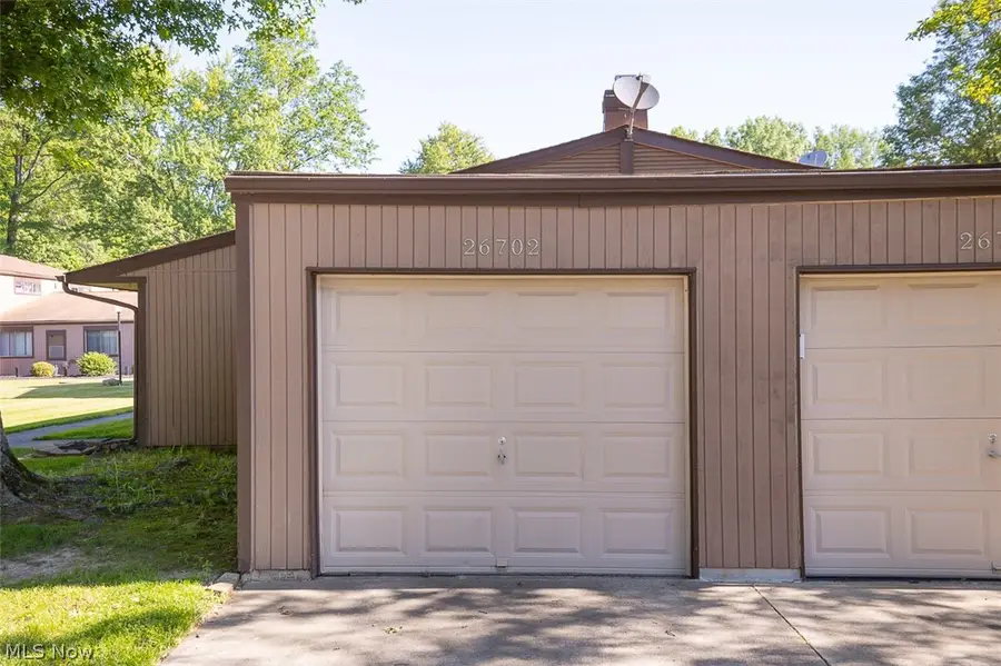 26702 Lake Of The Falls Boulevard, Olmsted Falls, OH 44138 - #3