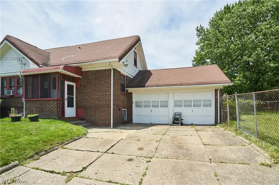 939 Lovers Lane, Akron, OH 44306 - #3