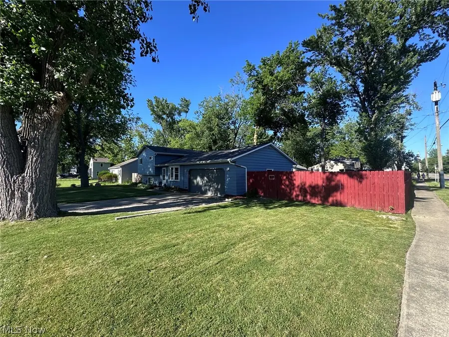693 Hollywood Avenue, Sheffield Lake, OH 44054 - #3