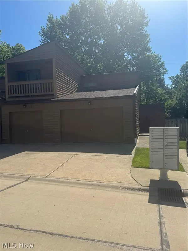 131 Kimrose Lane, Broadview Heights, OH 44147