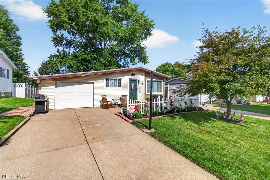 555 Standish Nw Street, Massillon, OH 44647 - #3
