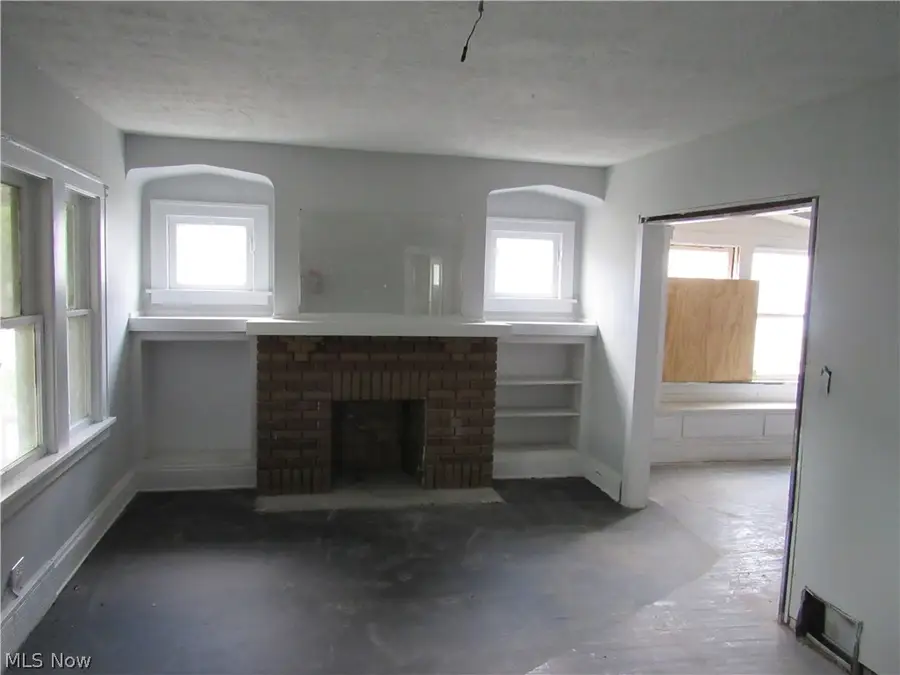 889 E 128th Street, Cleveland, OH 44108 - #2
