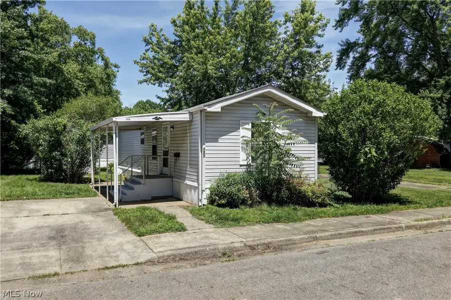 122 Pompano Se Lane, New Philadelphia, OH 44663 - #3
