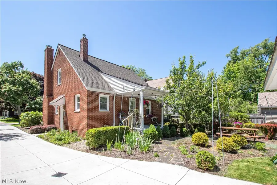1417 Lynn Park Drive, Cleveland Heights, OH 44121 - #3