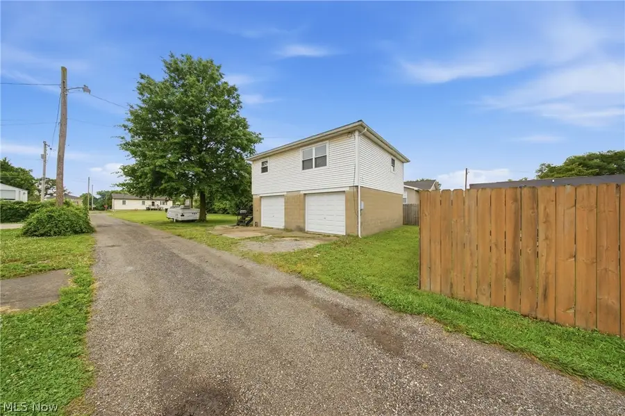 1010 1/2 Poplar Avenue, Belpre, OH 45714 - #3