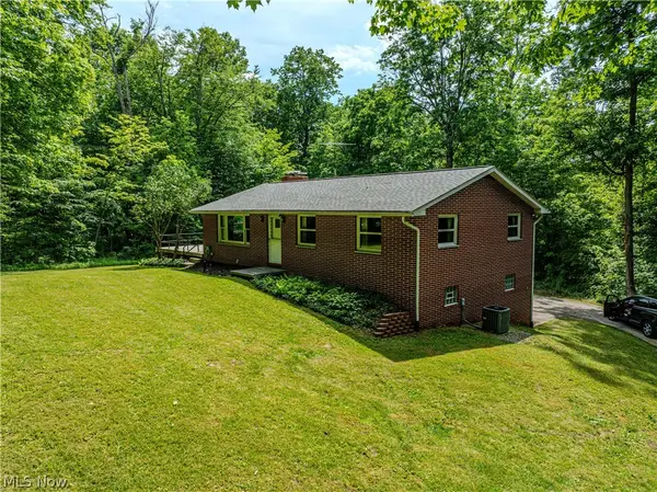 5475 Parks Ne Avenue, Louisville, OH 44641