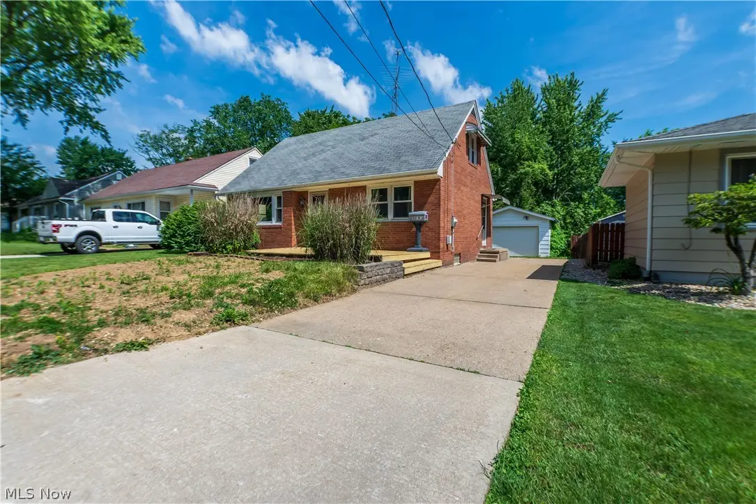 1703 41st Nw Street, Canton, OH 44709 - #1
