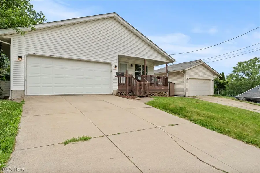 77 29th Nw Street, Barberton, OH 44203 - #2